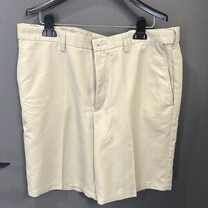 Haggar Men's Khaki Shorts size 38